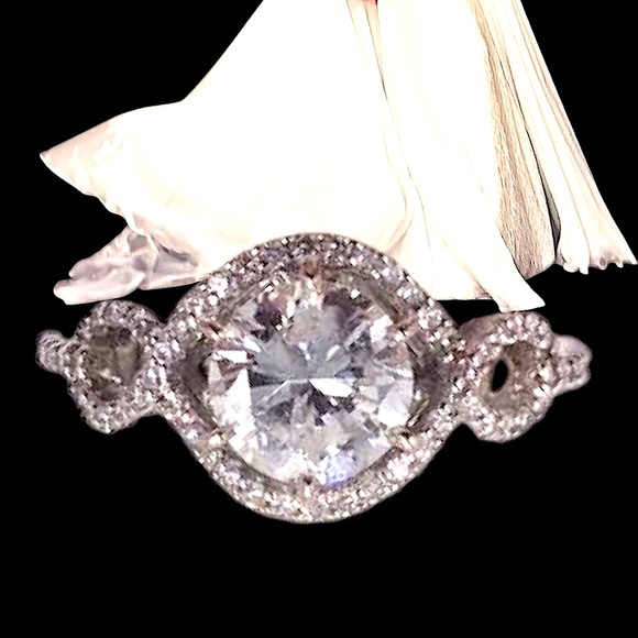 925 Sterling and Stimulated Diamond Ring Size 8 - Picture 7 of 9